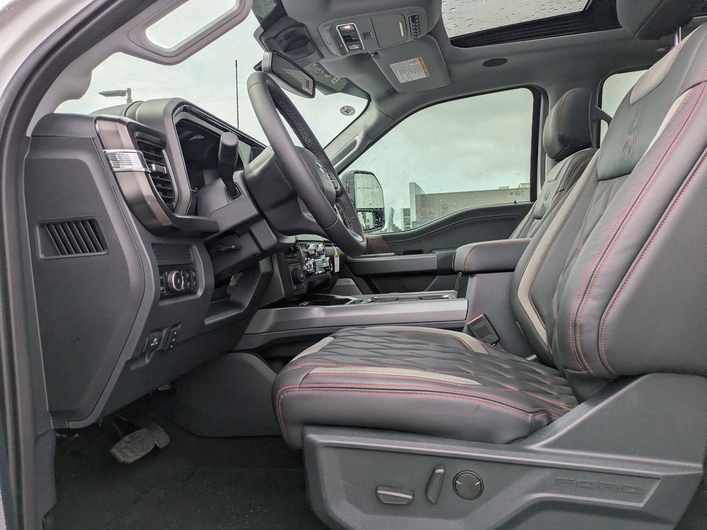 2026 Ford F-250 Super Duty Black Widow