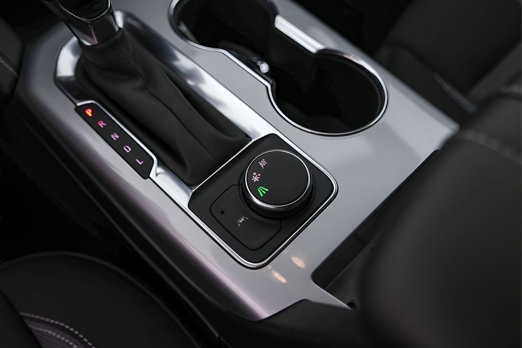 Used 2024 Gray Chevrolet LT image 19