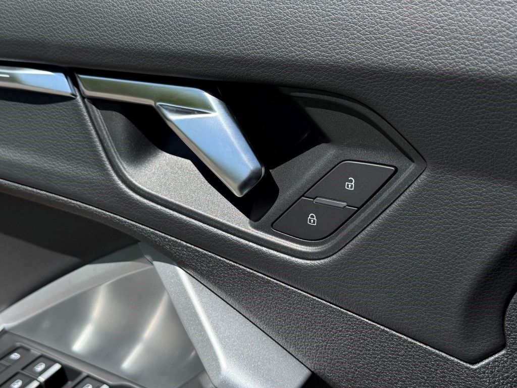 2025 Audi Q3  26