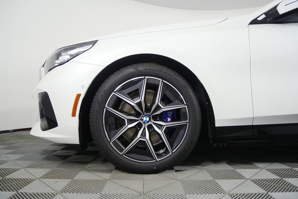 Thumbnail: 2026 BMW i5 - 7