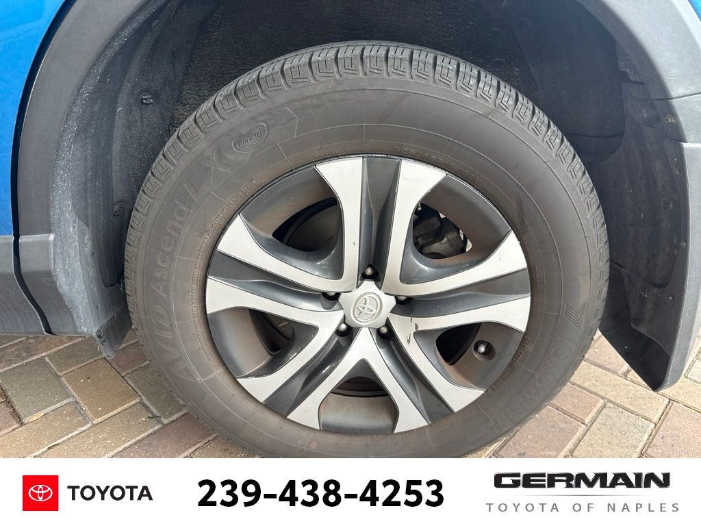 Used 2018 Blue Toyota LE image 13