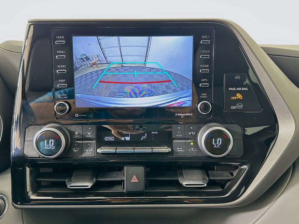 2022 Toyota Highlander L 13