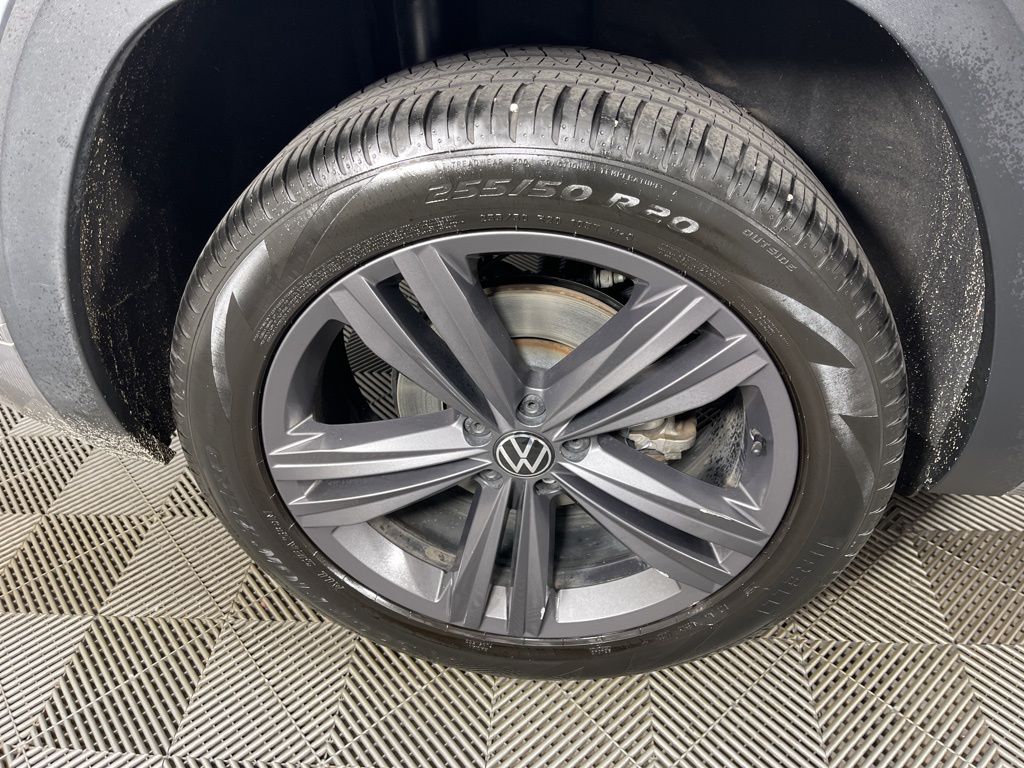 Thumbnail: 2021 Volkswagen Atlas - 14