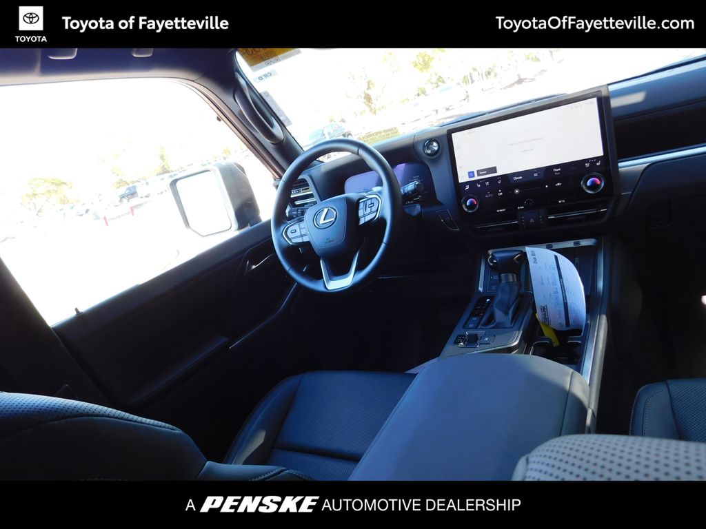 Thumbnail: 2024 Lexus GX - 7