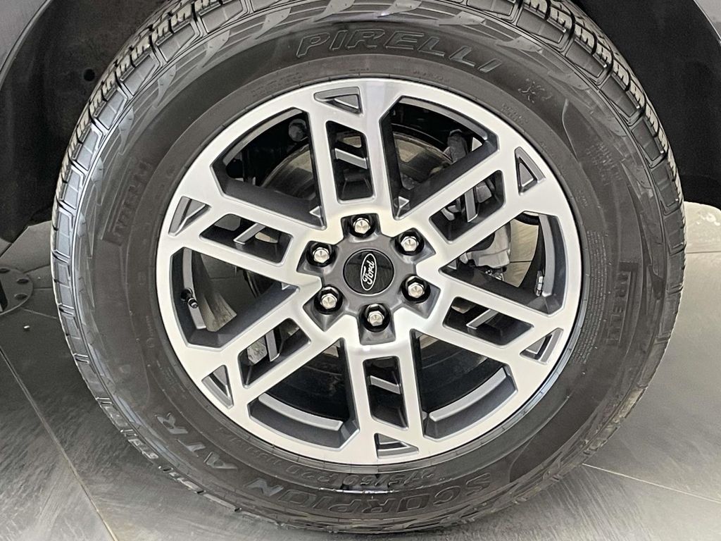2025 Ford Expedition Active - 11