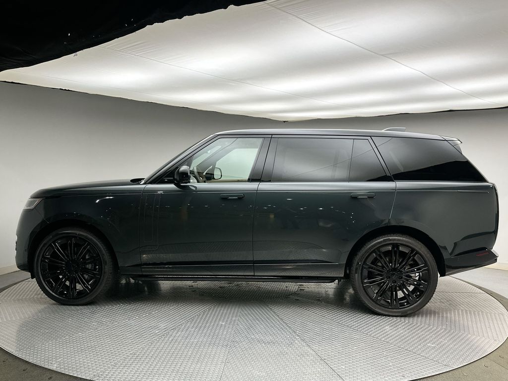 Thumbnail: 2026 Land Rover Range Rover - 10