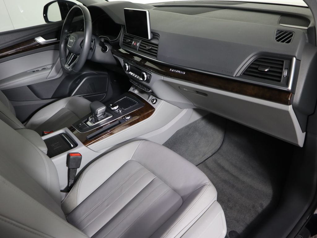 Thumbnail: 2019 Audi Q5 - 18