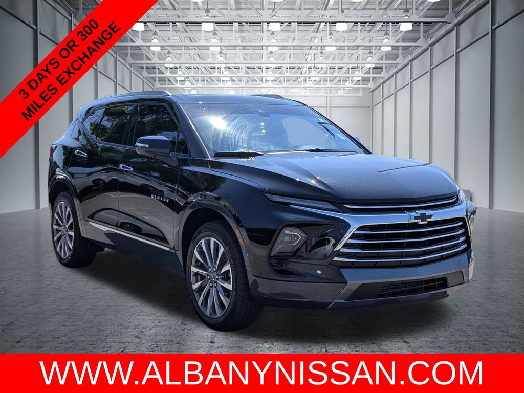 Black 2025 Chevrolet Blazer SUV / Crossover Front-Wheel Drive 9-Speed Automatic Overdrive