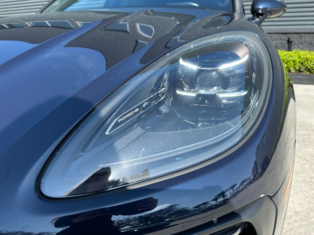 Thumbnail: 2023 Porsche Macan - 13