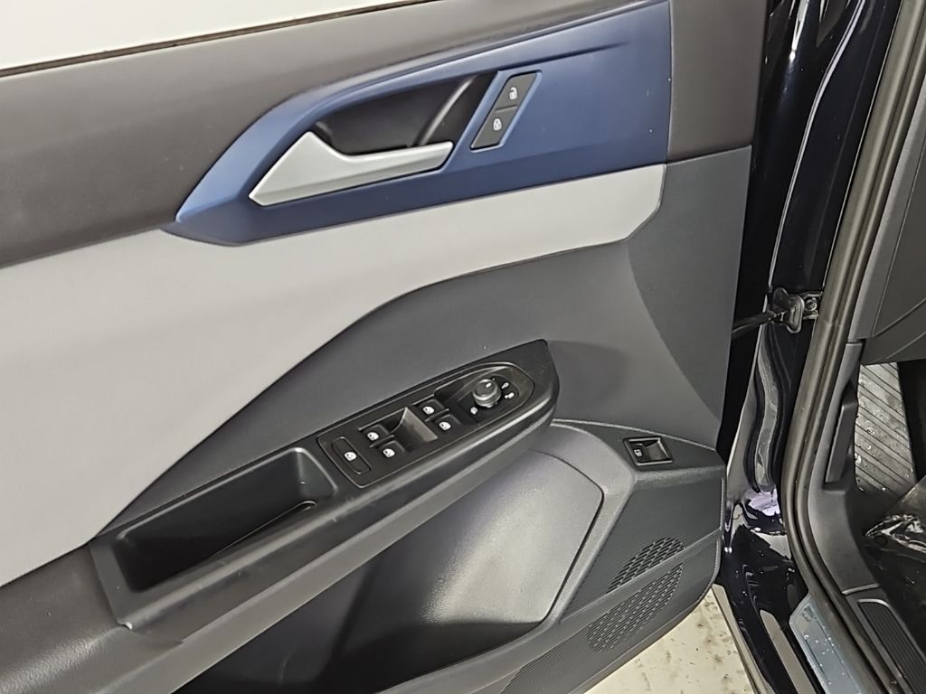 Thumbnail: 2023 Volkswagen Taos - 12