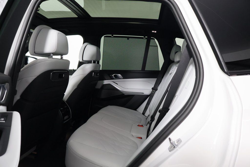 Thumbnail: 2026 BMW X5 - 6