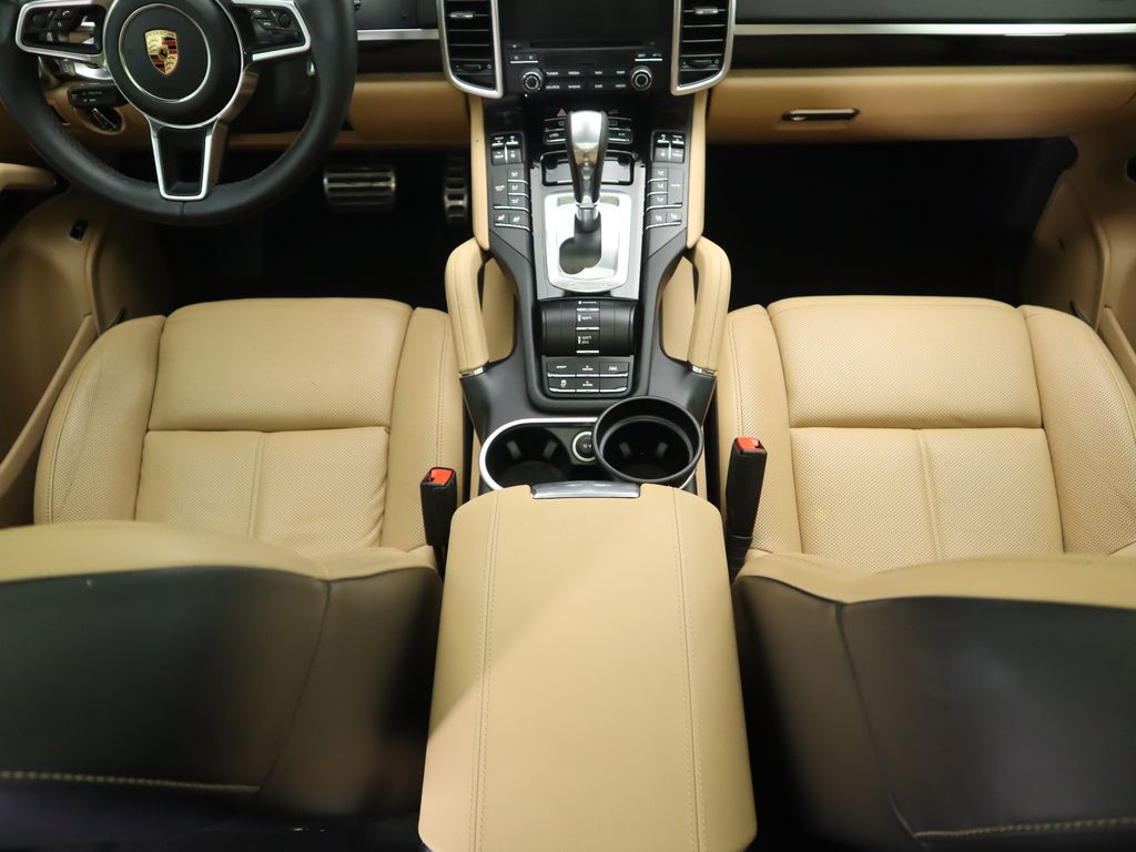 Thumbnail: 2018 Porsche Cayenne - 17