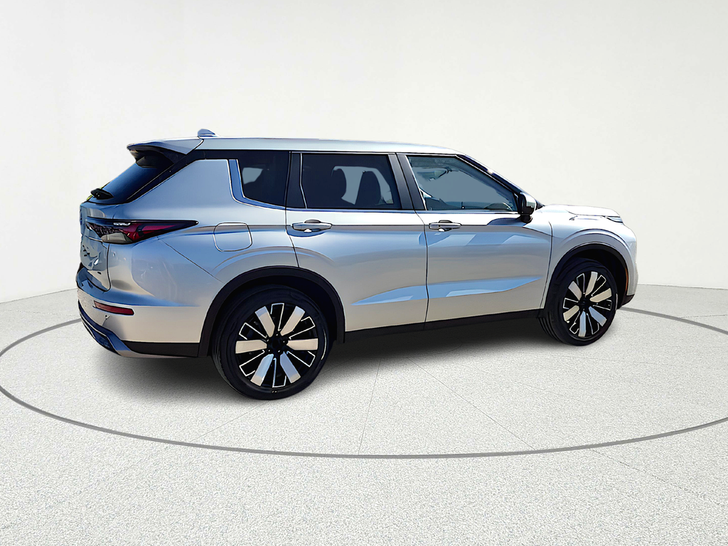 2026 Mitsubishi Outlander SE - 6