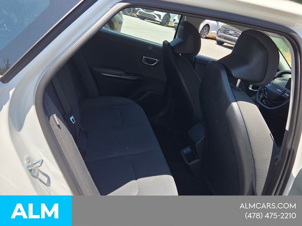 Used 2025 White Kia LXS image 16