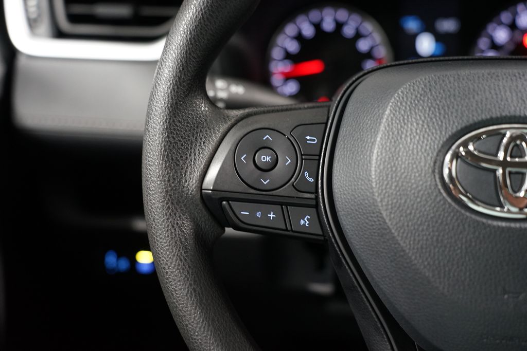 2022 Toyota RAV4 LE 14