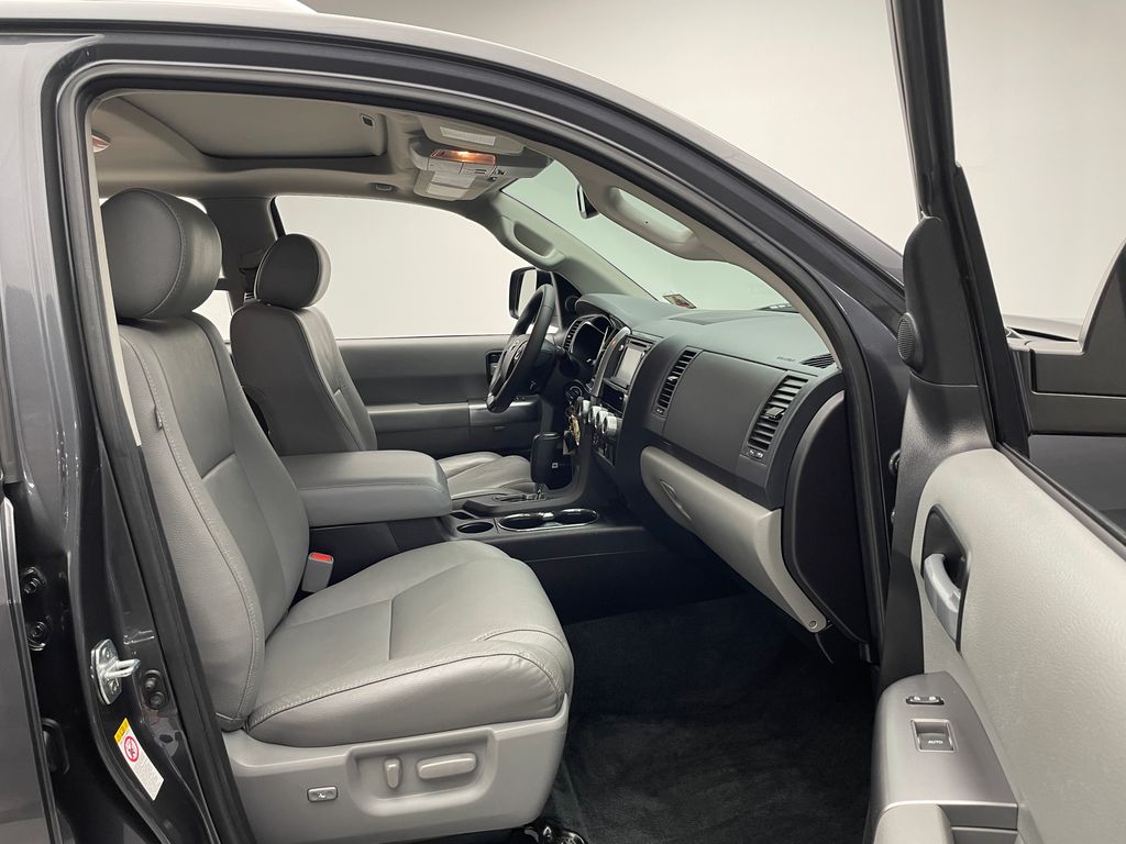 Thumbnail: 2018 Toyota Sequoia - 17