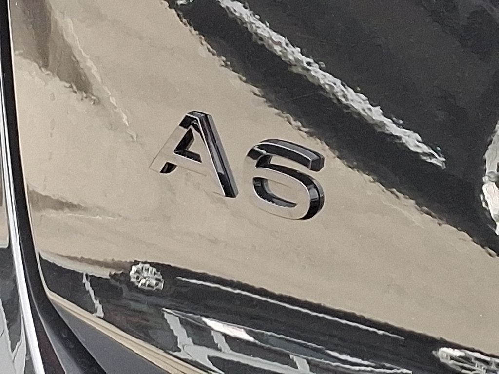 Thumbnail: 2025 Audi e-tron S - 28