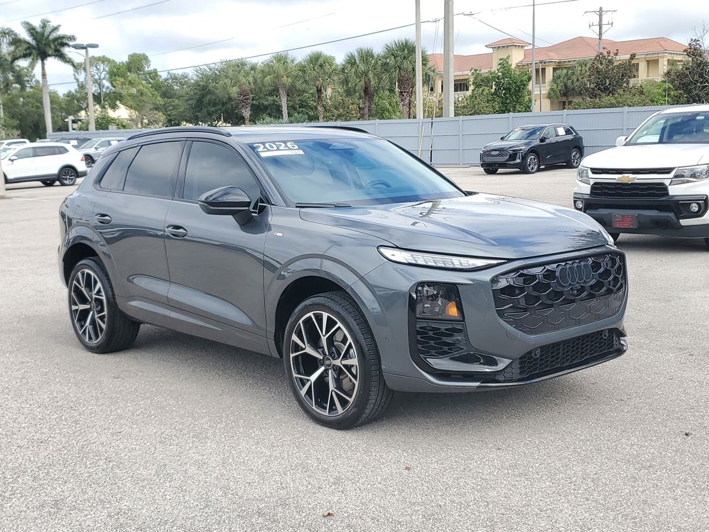 Daytona Gray Pearl Effect 2026 Audi Q3 SUV / Crossover All-Wheel Drive 7-Speed Automatic