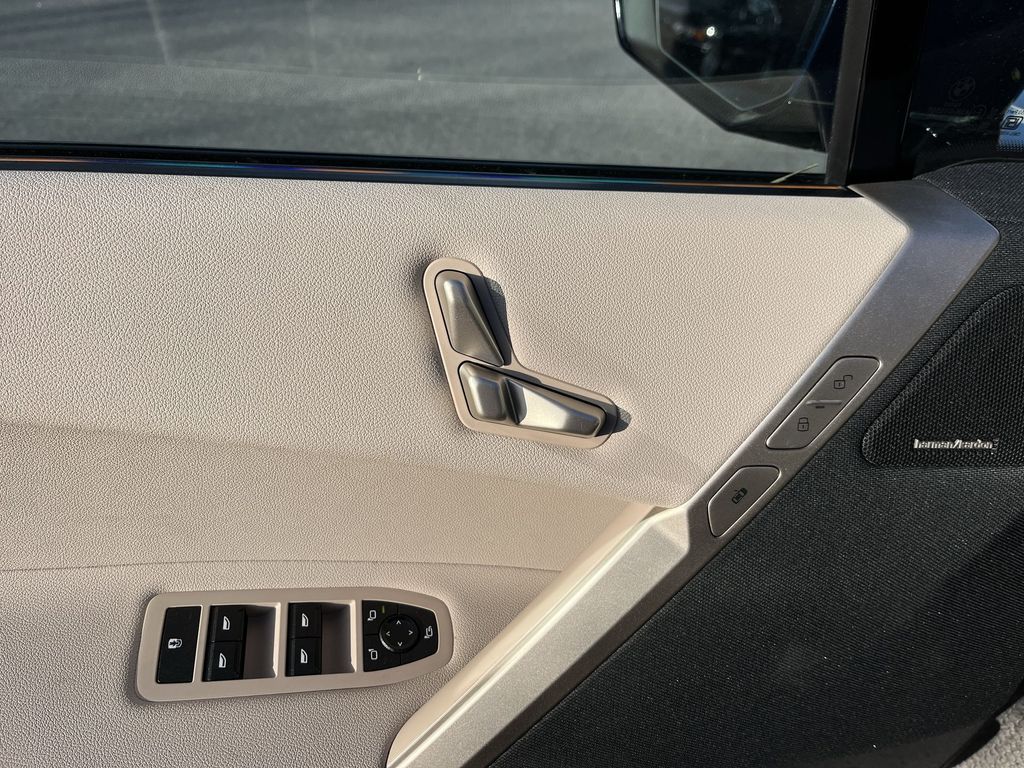 Thumbnail: 2023 BMW iX - 13