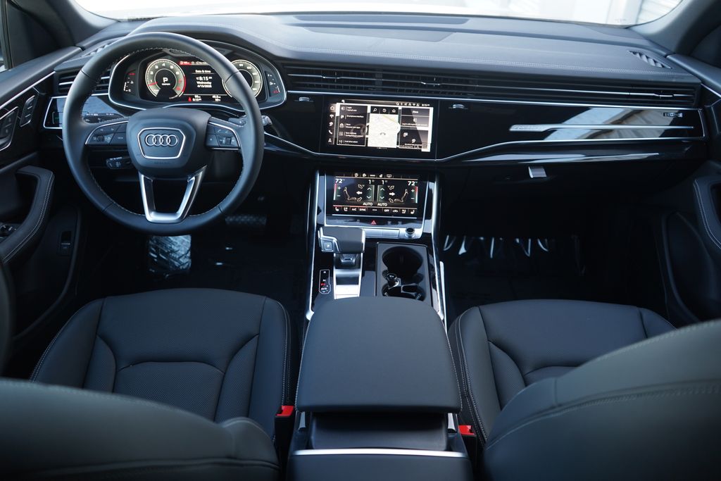 Thumbnail: 2026 Audi Q8 - 8