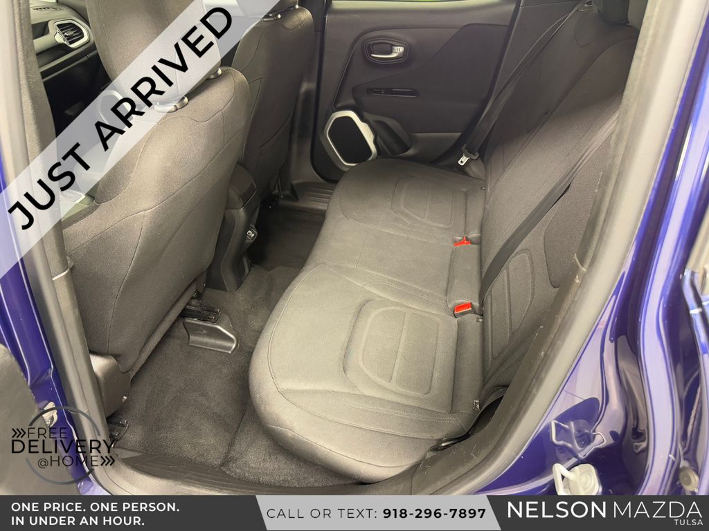 Used 2019 Blue Jeep Latitude image 32