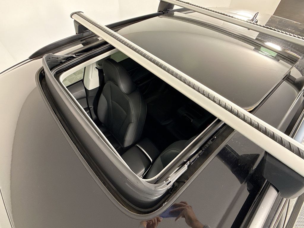 Thumbnail: 2020 Audi Q8 - 23