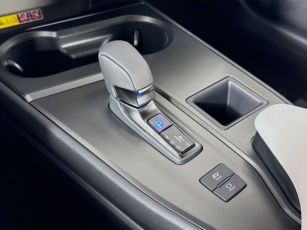 Thumbnail: 2026 Lexus UX - 15