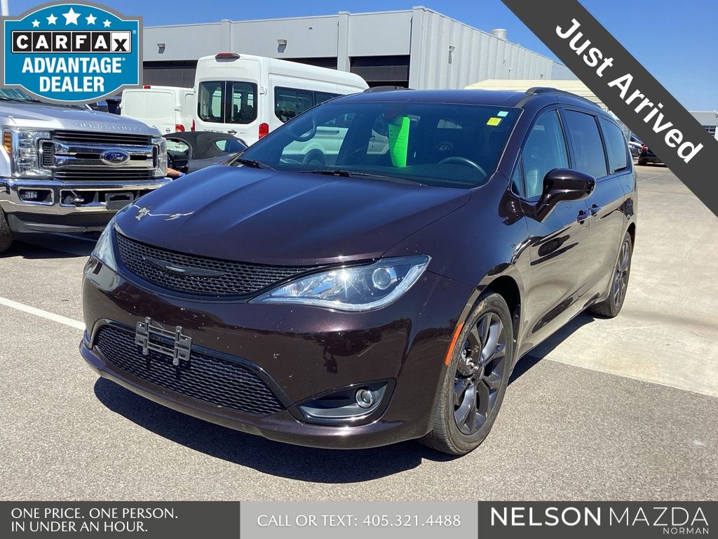 Dark Cordovan Pearlcoat 2018 Chrysler Pacifica Touring L Plus FWD Minivan Front-Wheel Drive 9-Speed Automatic