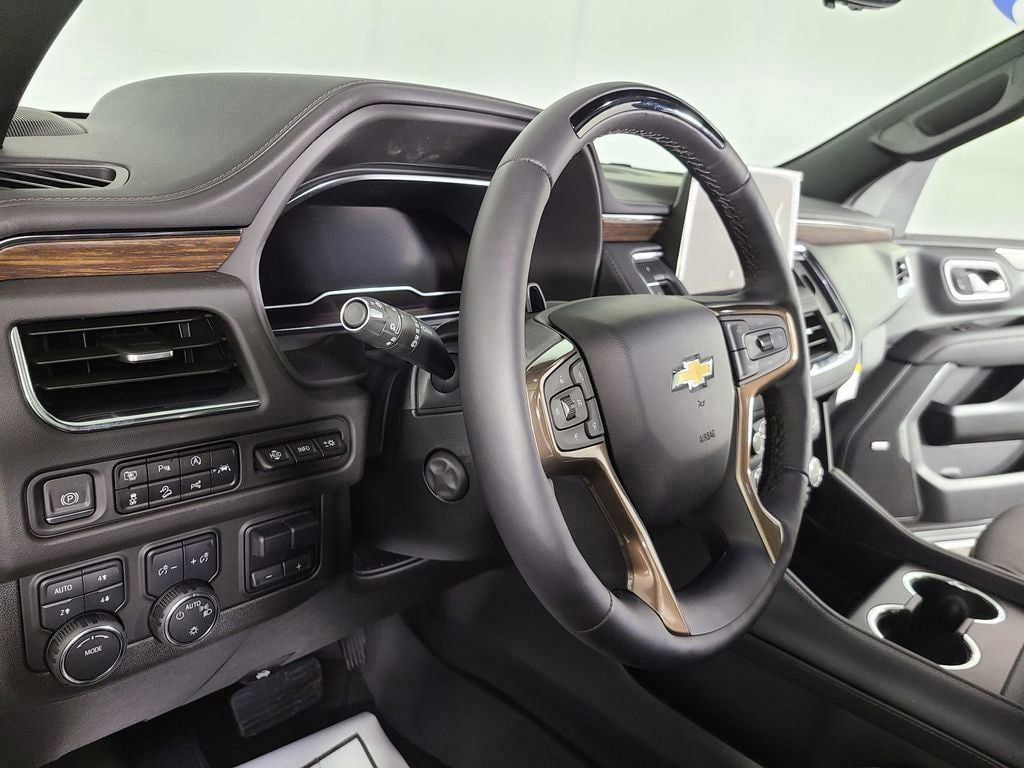 2023 Chevrolet Suburban High Country 18