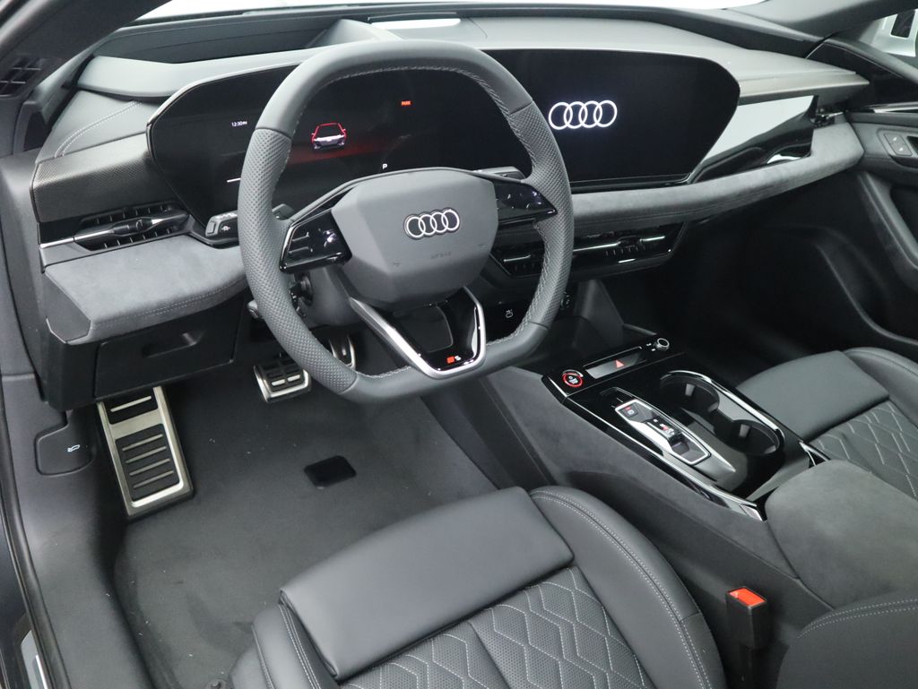 Thumbnail: 2025 Audi S6 - 10