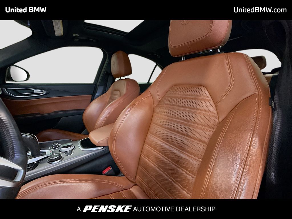 Thumbnail: 2020 Alfa Romeo Giulia - 5