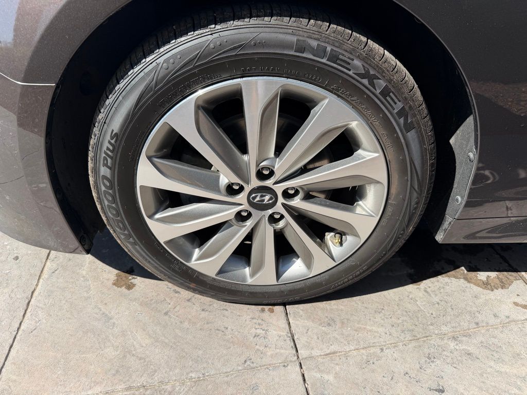 Used 2015 Brown Hyundai Sport image 9