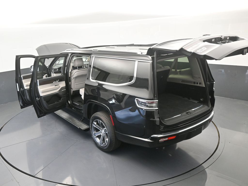 Used 2024 Diamond Black Crystal Pearlcoat Jeep Base image 80