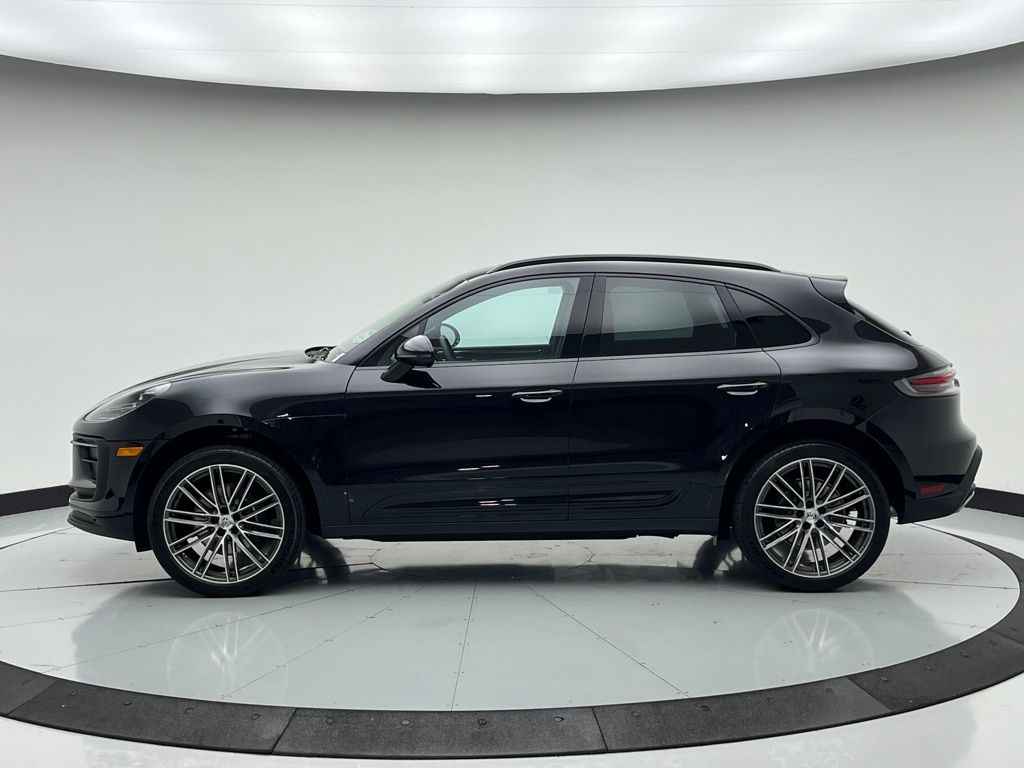 Thumbnail: 2025 Porsche Macan - 2
