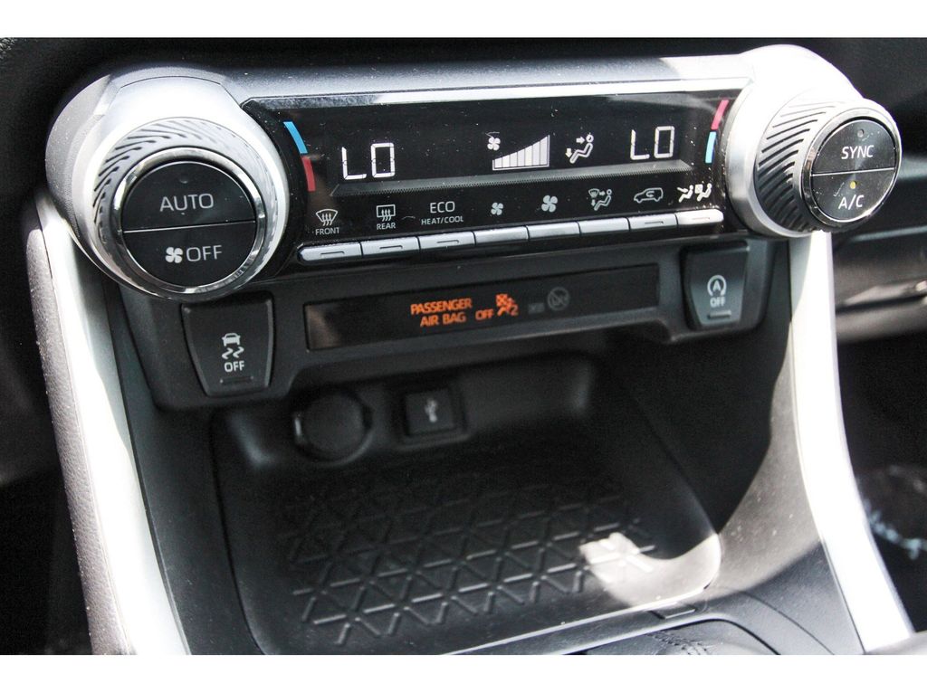 2022 Toyota RAV4 XLE White at Emmons Autoplex
