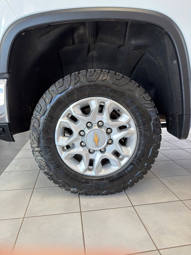 2024 Chevrolet Silverado 3500HD LT - Photo 18