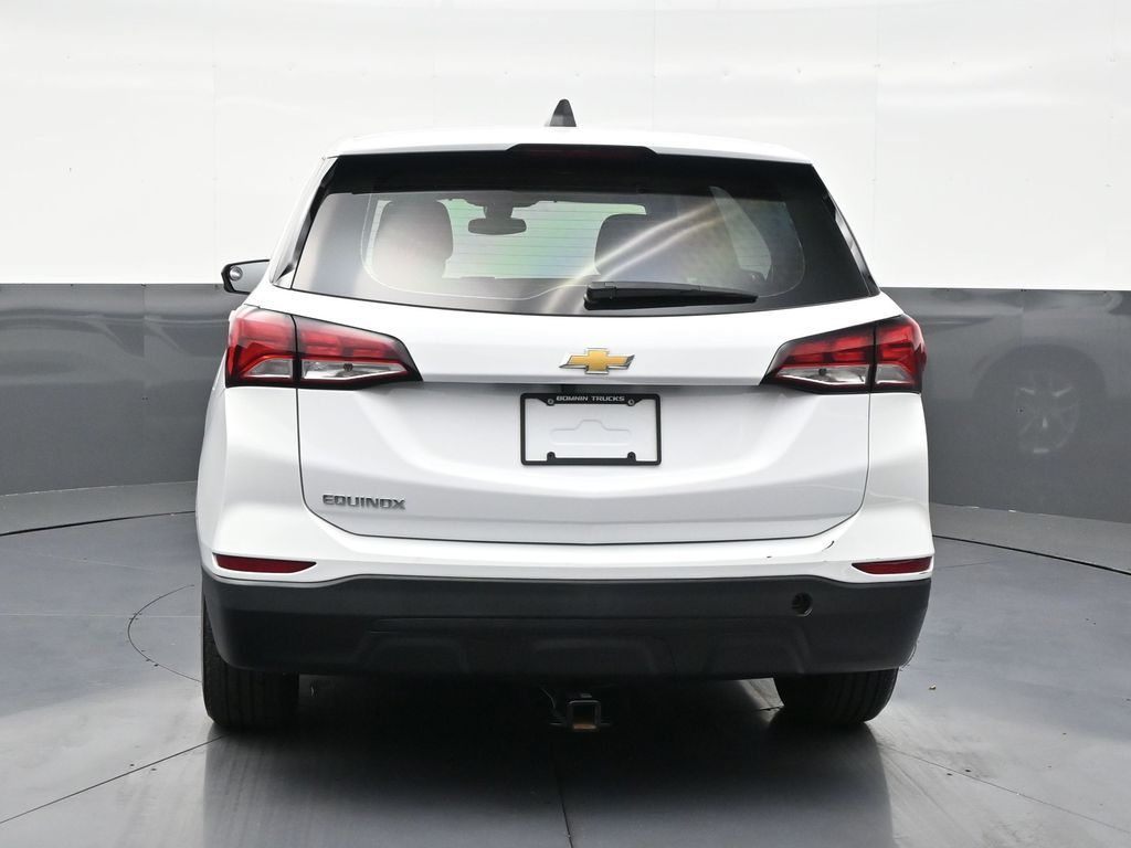 View vehicle photo 4