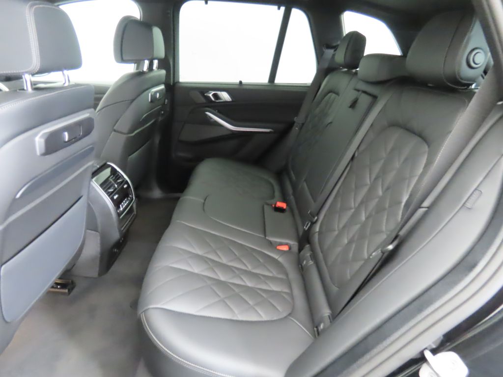 Thumbnail: 2026 BMW X5 - 21