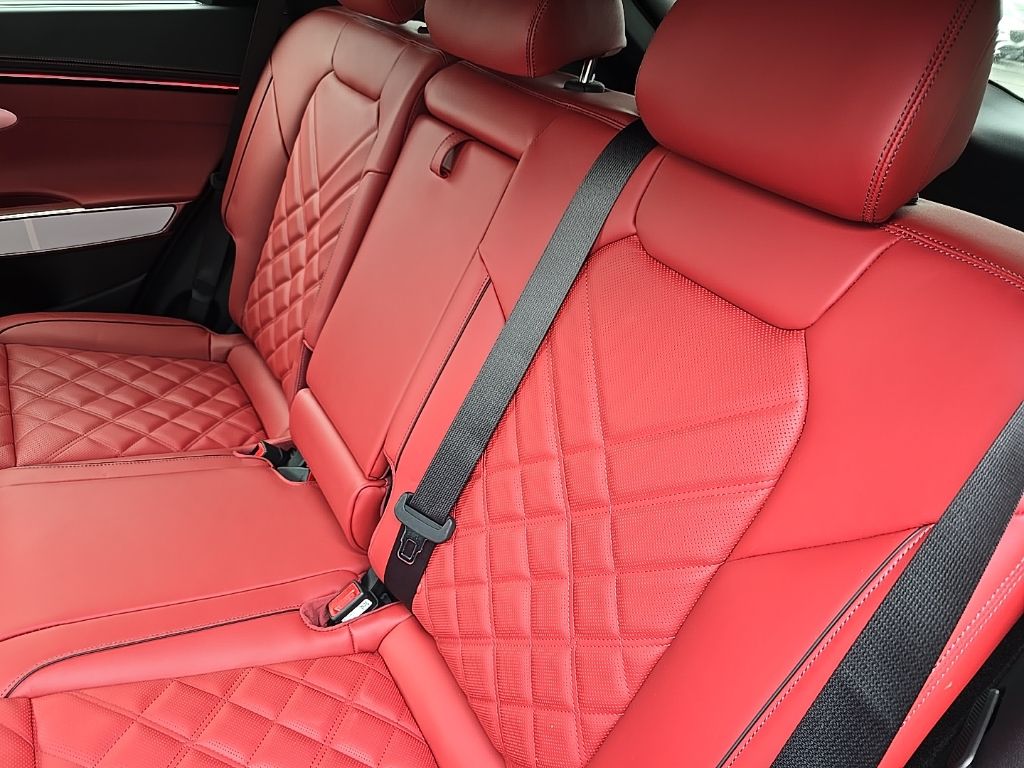 Thumbnail: 2026 Genesis GV70 - 28