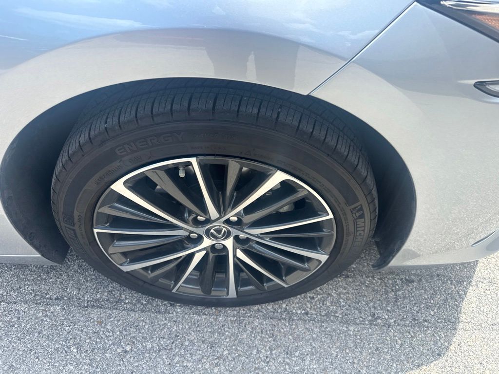 Used 2025 Silver Lexus 350 image 10
