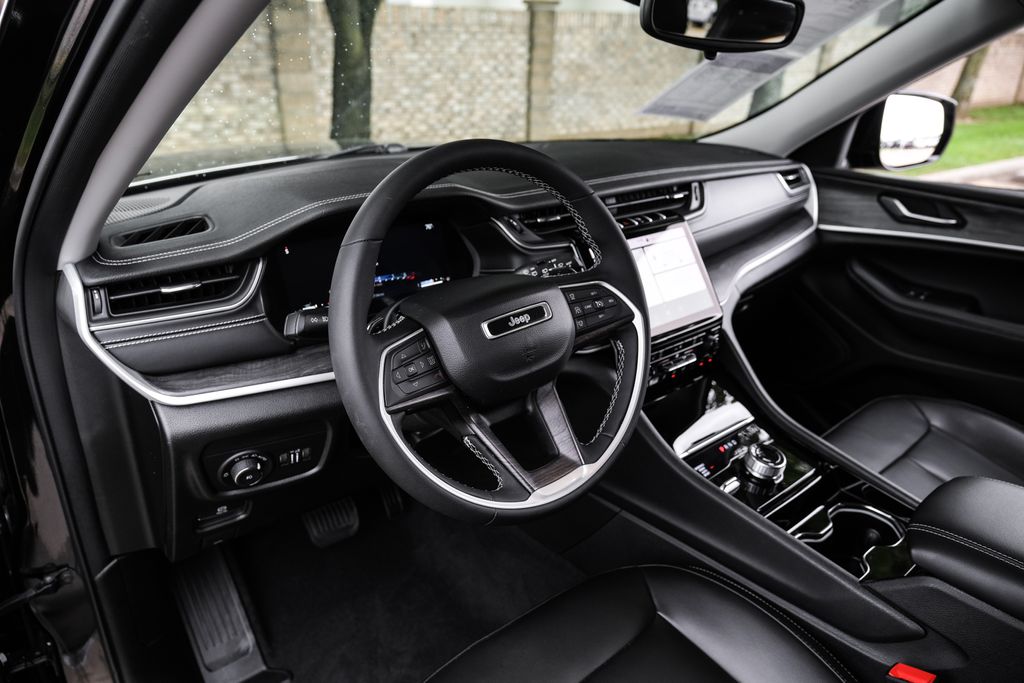 used 2023 Jeep Grand Cherokee car, priced at $34,153