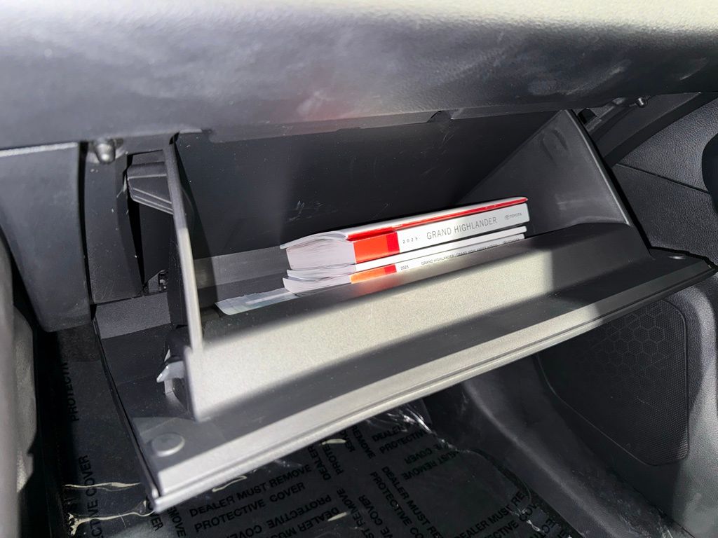 Thumbnail: 2025 Toyota Grand Highlander - 30