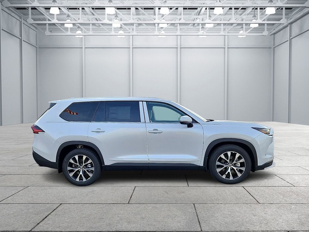 Thumbnail: 2026 Toyota Grand Highlander - 4