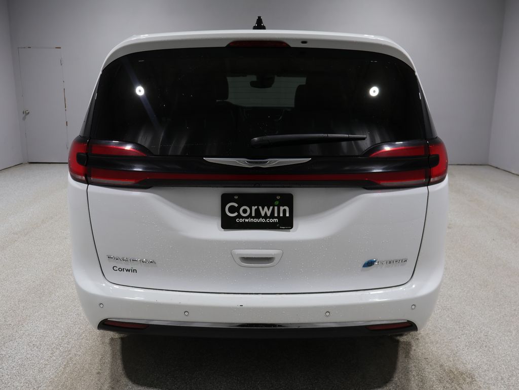 View vehicle photo 4