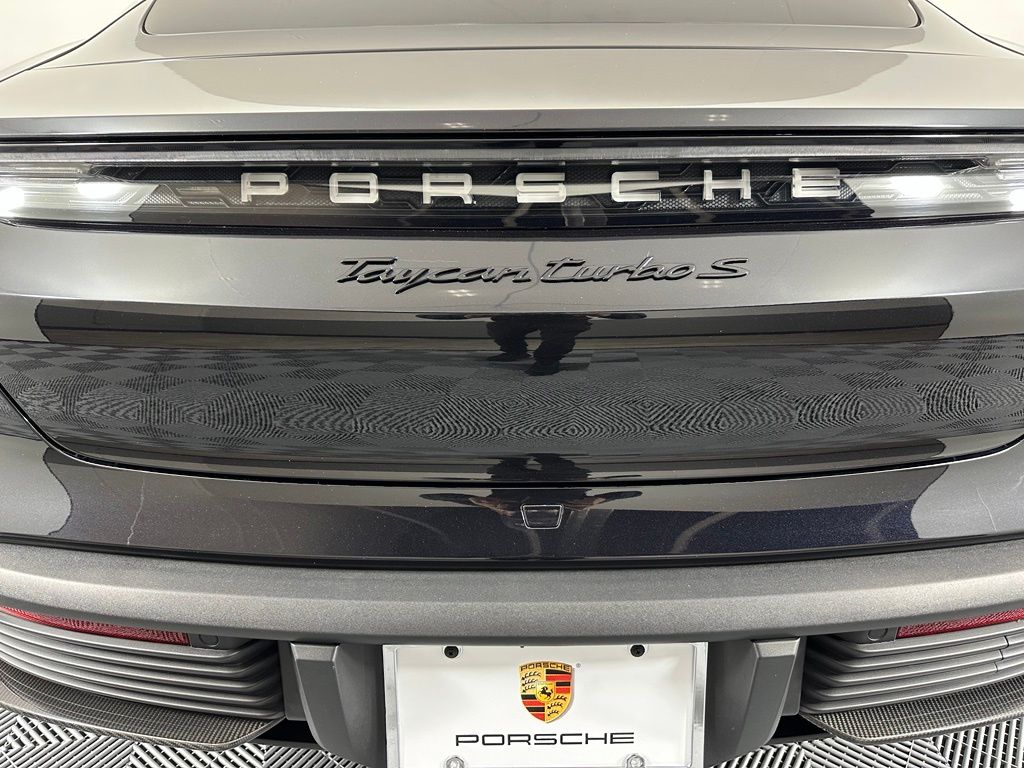 Thumbnail: 2020 Porsche Taycan - 14