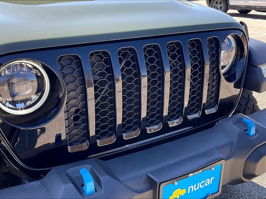 2023 Jeep Wrangler — photo 31