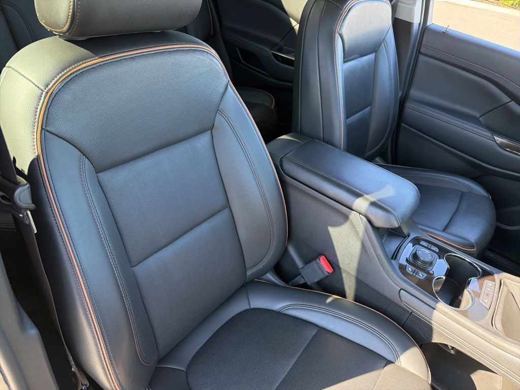 2022 GMC Acadia AWD AT4