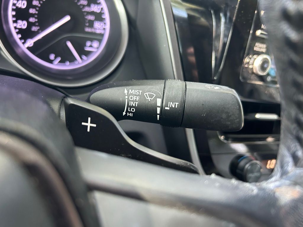2021 Toyota Camry SE 21