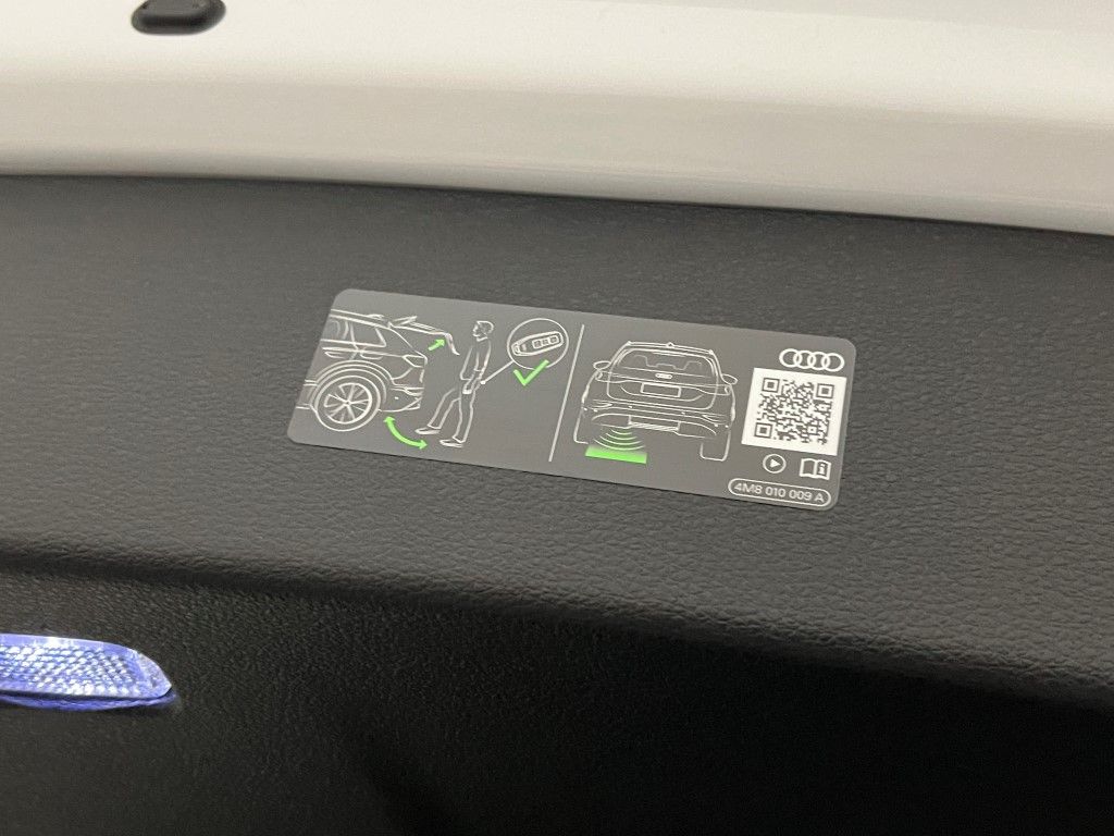 Thumbnail: 2025 Audi Q7 - 12