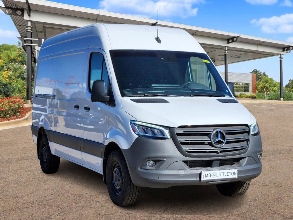 2024 Mercedes-Benz Sprinter 2500 Cargo 144 WB 2